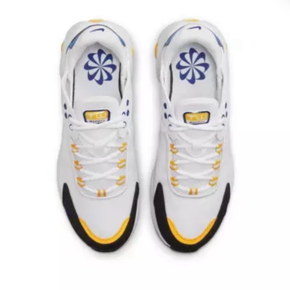 Grade school boys Nike air max size 6.5